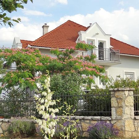 Albizia Apartments 블로톤퓌레드 외부 사진