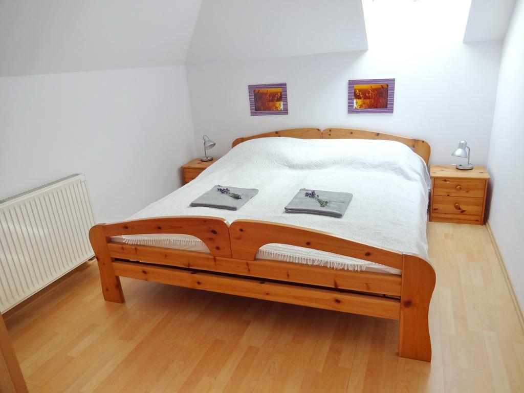 Albizia Apartments 블로톤퓌레드 외부 사진