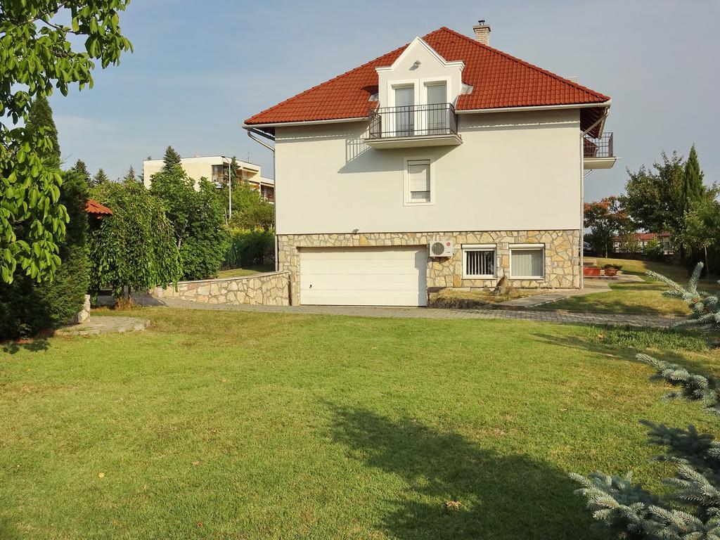 Albizia Apartments 블로톤퓌레드 외부 사진